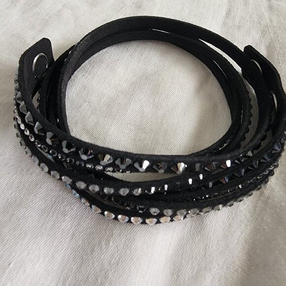 SWAROVSKI SLAKE DOUBLE WRAP BRACELET WITH CRYSTAL ADORNMENT - Picture 2 of 4